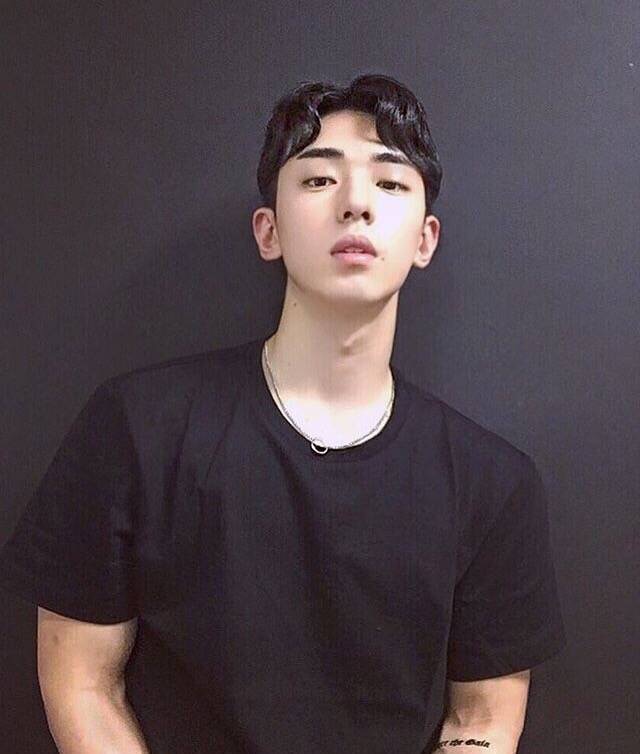 姜飞晴霞