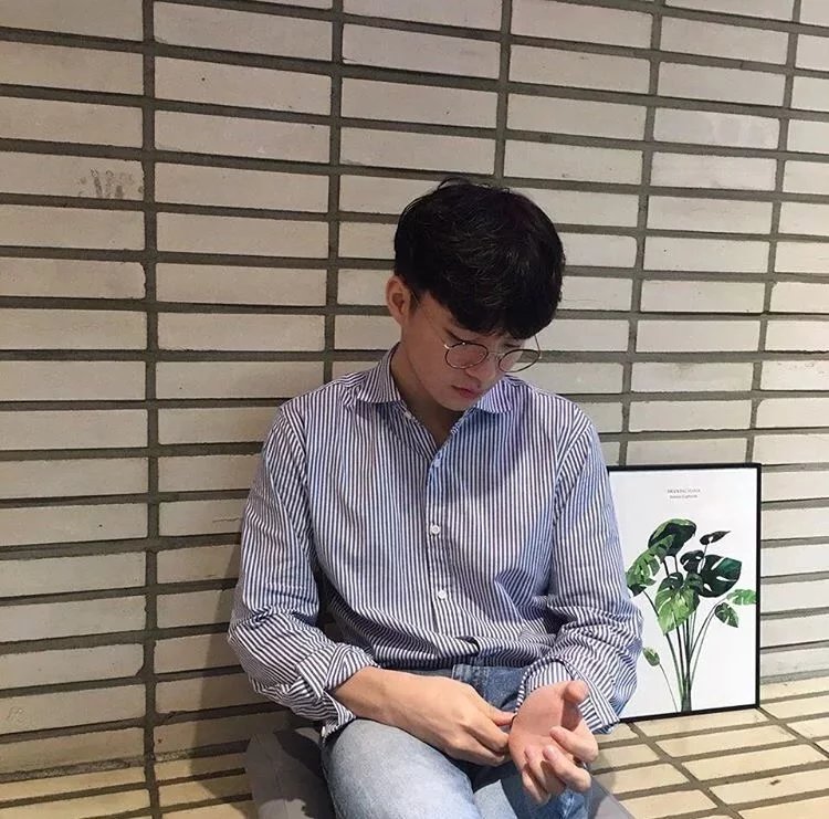 苗坚唯菲