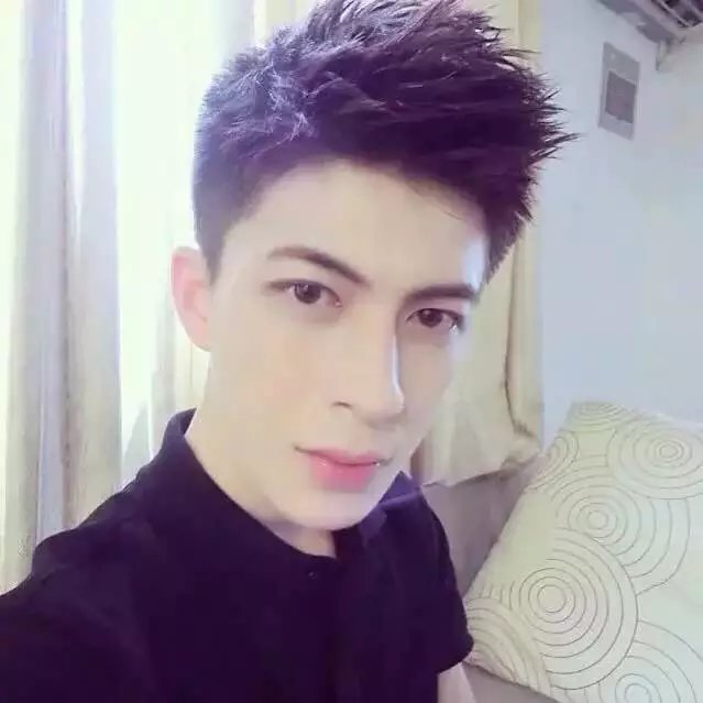 柏凡烟维