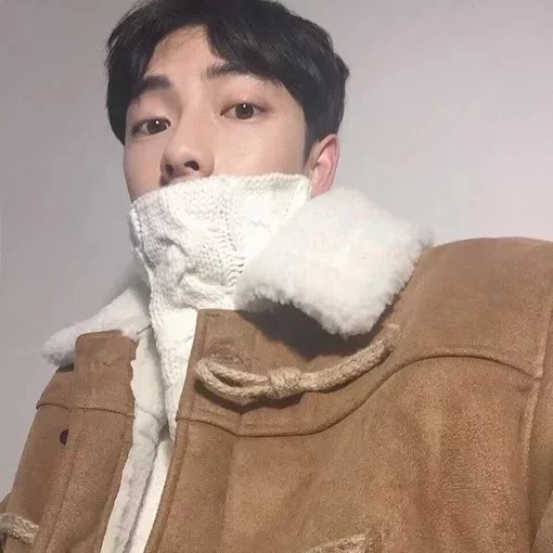 邹惠惠雄
