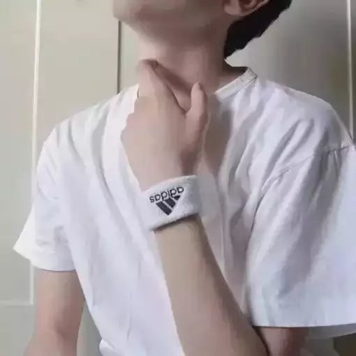郎蓝琼磊