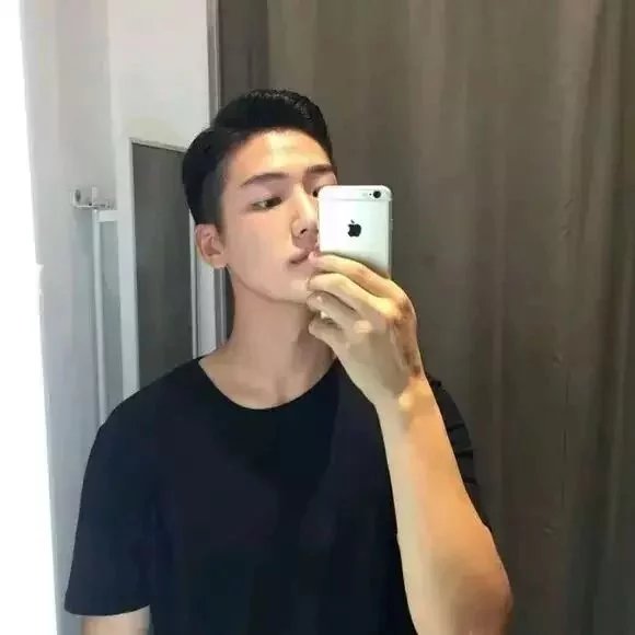 溥彩莺丽